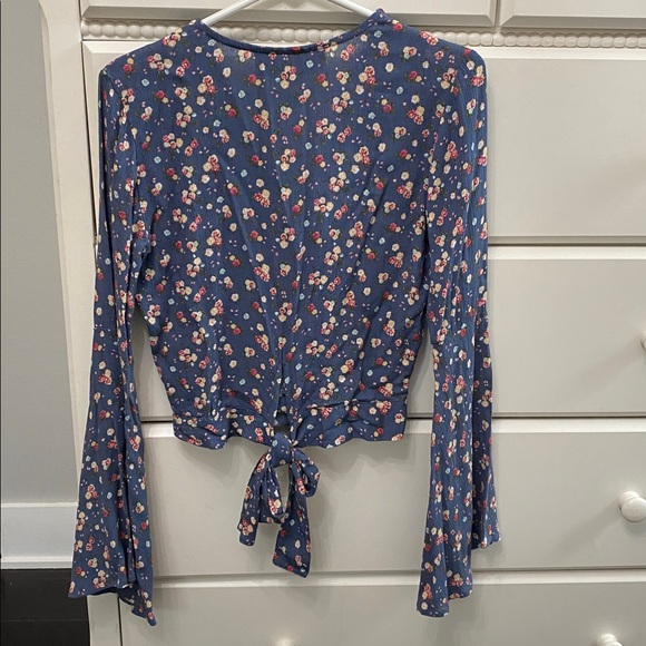 Polly & Esther Navy Floral Lace Trim Blouse. Beautiful and Feminine. XS. NWT - Picture 8 of 11